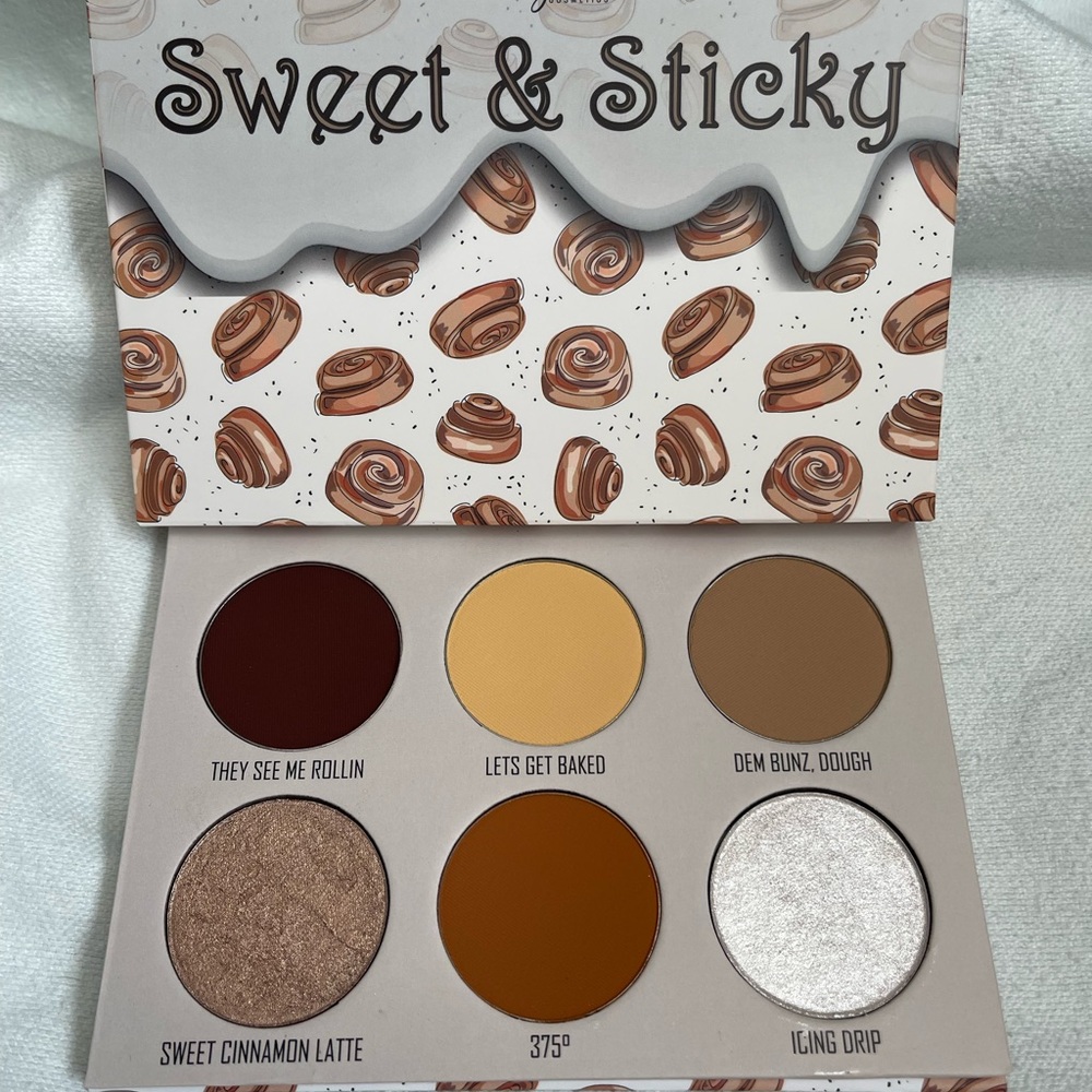 Give Me Glow: Sweet and Sticky Eyeshadow Palette